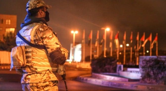 فتاتان تخرقان حظر التجول في الأردن watanserb.com