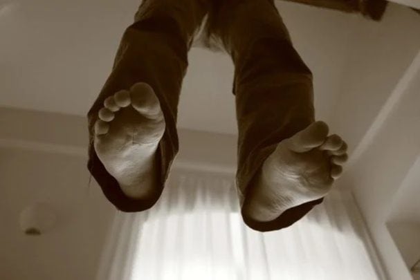 هكذا شنق شابان نفسيهما في الكويت ونجا الثالث في اللحظة الأخيرة!! كيف شنق شابان نفسيهما في الكويت ونجا الثالث watanserb.com