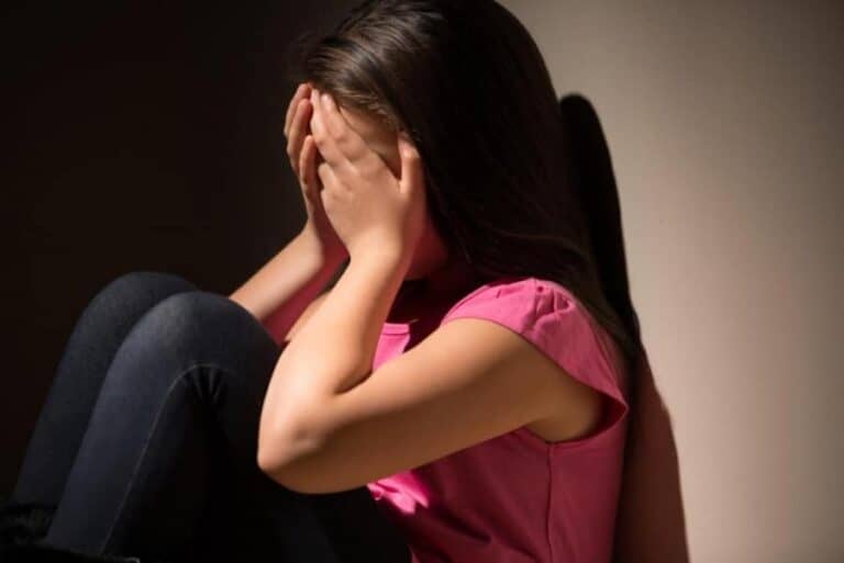 مصري يغتصب ابنة زوجته watanserb.com