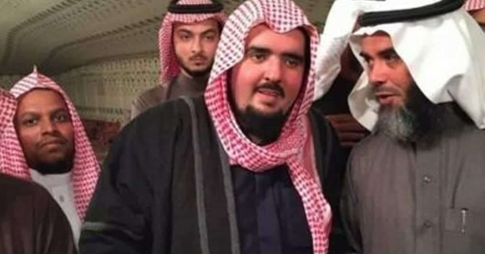 “شاهد” الأمير عبدالعزيز بن فهد الذي اتهم ابن زايد بالخيانة ومحاربة الإسلام ينهار باكيا في أحدث ظهور له الامير عبد العزيز بن فهد watanserb.com