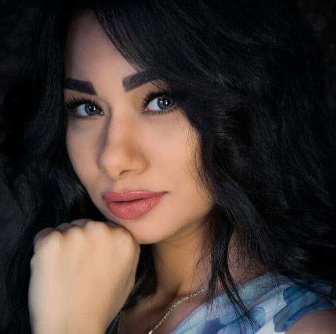 انهيار ممثلة مصرية شيري مجدي بعد أربعة أشهر دون عمل ونقود! شيري مجدي