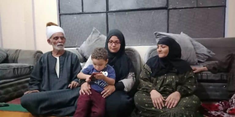 أسرة والدة رضيع طوخ watanserb.com