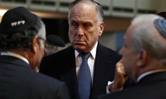 ترامب أرسل مليارديراً يهودياً للرئيس الفلسطيني ومعه هذا العرض بعدما “مل” السيسي وعبدالله الثاني من تعنت عباس! رونالد لودر رئيس المجلس اليهودى العالمى watanserb.com