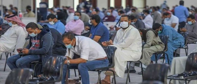 مصريون عالقون watanserb.com