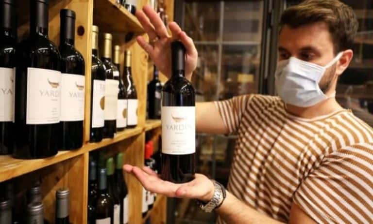 الترويج للخمور watanserb.com