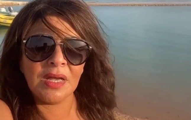 هالة صدقي أصابتها الغيرة من فيفي عبده فتحدّتها بصور عارية فوق قارب وسط البحر! الفنانة المصرية هالة صدقي watanserb.com