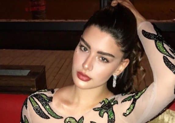 روان بن حسين تثير الجدل باستعراض نحافة خصرها watanserb.com