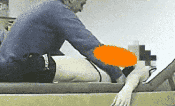 طبيب يتحرش بمريضة في عيادة ، الإمارات عملية طبيب watanserb.com