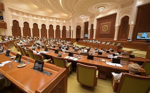 “نشر الغسيل”.. كاتب عماني لديه وجهة نظر مختلفة تماما بشأن سرية جلسات مجلس الشورى بالسلطنة مجلس الشورى العماني watanserb.com