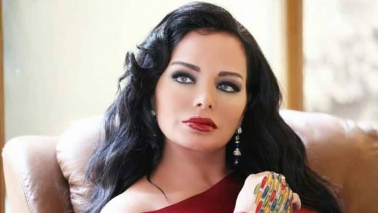 “دانا جبر جديدة” واستعدوا للمقاطع العارية.. “شاهد” فنانة سورية مؤيدة لبشار تعلن تهكير حسابها والتسريبات قادمة الفنانة تولين بكري watanserb.com