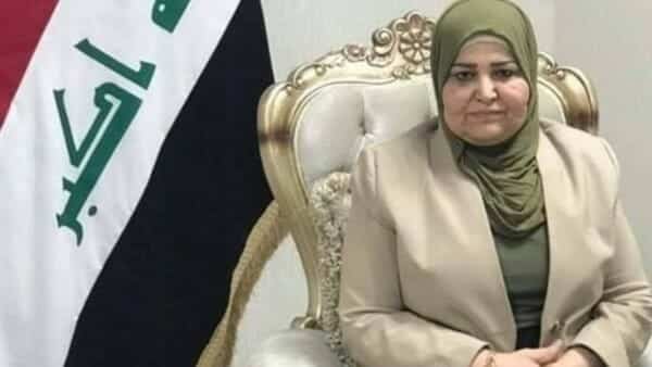 غضب عراقي تجاه نائبة تنتقد تقليص الرواتب وتعتبر الوضع مختلفًا عن المواطن العادي النائبة العراقية محاسن حمدون watanserb.com