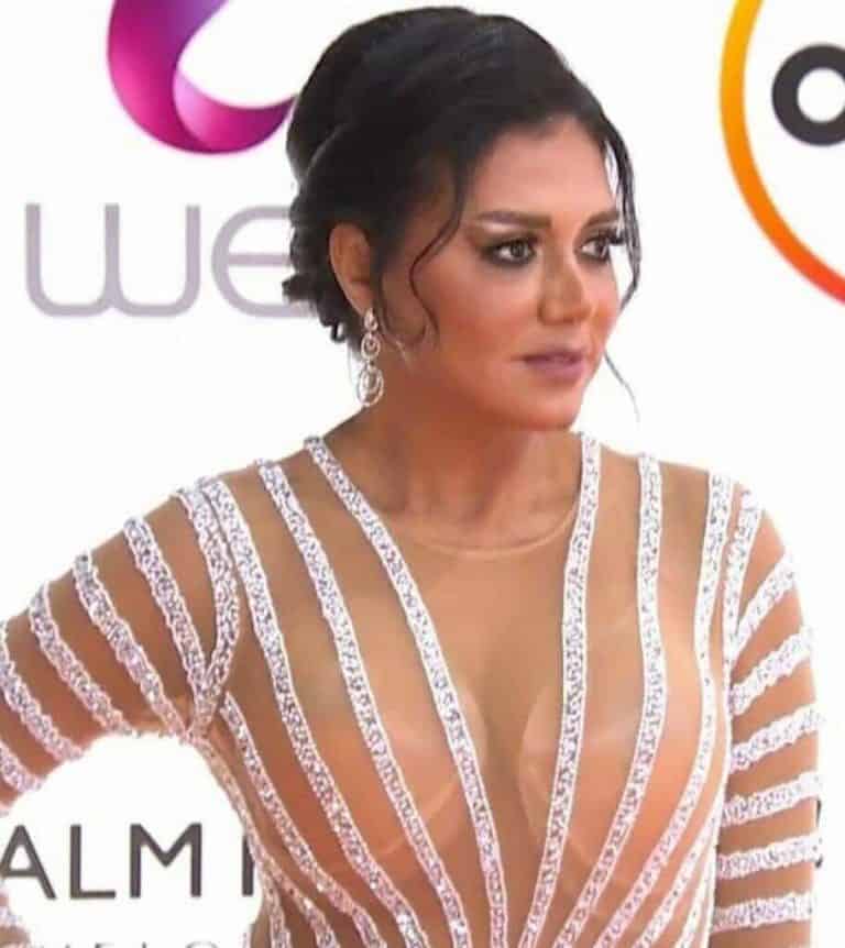 “شاهد” رانيا يوسف لم تقتنع بمستوى تعريها في مهرجان القاهرة فأشعلت الختام بإطلالة “عارية” ووصلة رقص! رانيا يوسف watanserb.com