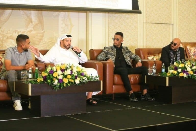 بعد “النحس” الذي أصابه في دبي.. “شاهد” محمد رمضان يعلن عن مفاجأة من الإمارات وخلفه صورة “الشيطان” محمد رمضان watanserb.com