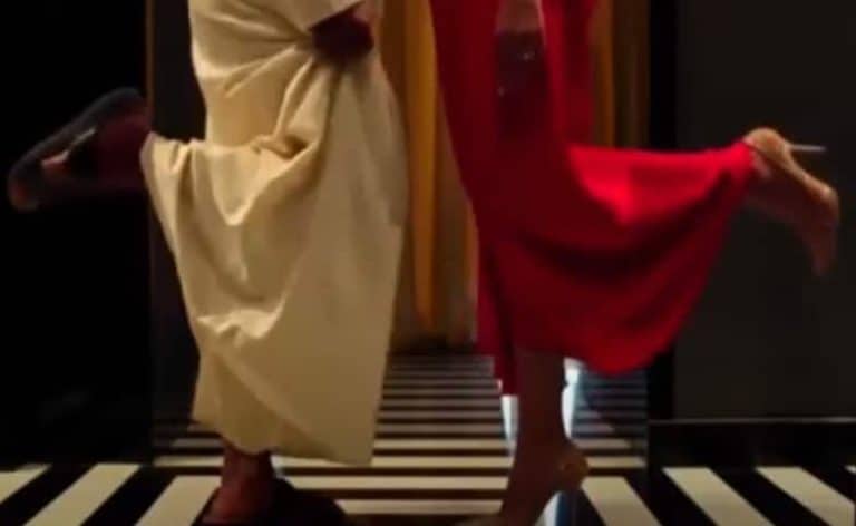 مشهد من فيلم راشد ورجب الإماراتي يثير ضجة watanserb.com