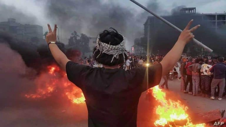 ما فعله الجيش العراقي في ساحة “الحبوبي” حديث العراقيين وفيديو وثق هذه اللحظات احتجاجات في ساحة الحبوبي watanserb.com