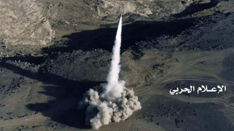 شاهد لحظة قصف الرياض وتوقف حركة الملاحة بمطار العاصمة .. و الحوثيون: لم ننفذ أي هجوم! صحيفة العرب تسخر من قدرات السعودية العسكرية watanserb.com