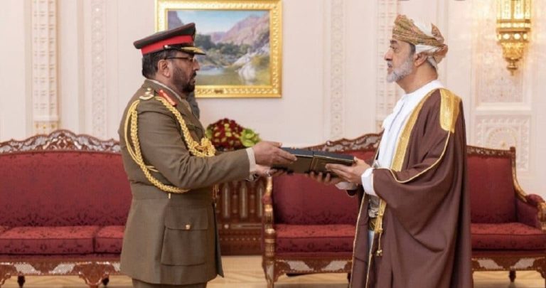 اللواء سالم قطن حديث العمانيين بعد تقاعده watanserb.com