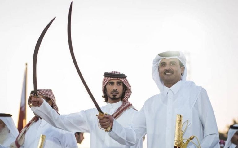 “لولاه ما حاصر المحاصرون قطر”.. شيخة قطرية تسجد لله شكراً على خسارة ترامب وفشل حلفه امير قطر الشيخ تميم بن حمد ترامب watanserb.com