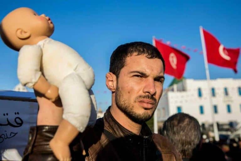 تحقيق سري حول تحركات الإمارات الهادفة لنشر الفوضى في تونس فضيحة جديدة للإمارات في تونس watanserb.com