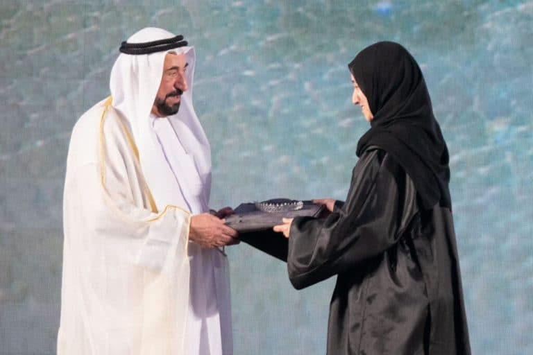 القواسم يرفضون سياسة الإمارات وزوجة حاكم الشارقة وابنته أحرجتا ابن زايد بتضامنهن مع الفلسطينيين جواهر القاسمي زوجة حاكم الشارقة watanserb.com