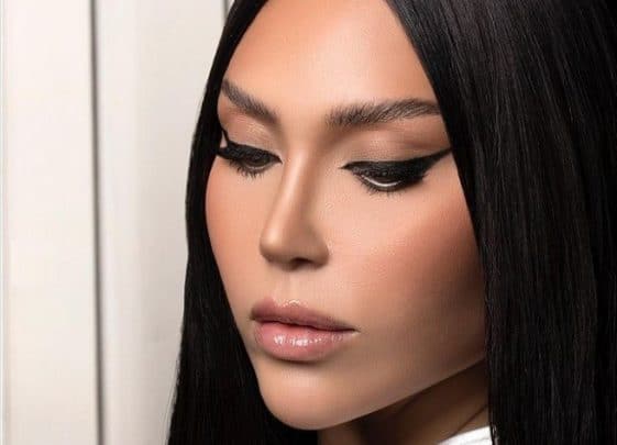 دكتور ة خلود شبهها متابعون باليابانيين بسبب تغير شكلها بفعل عمليات التجميل watanserb.com