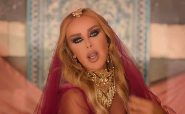 رولا سعد تعلن خطوبتها watanserb.com