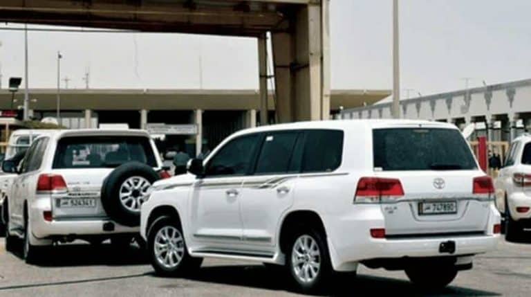 “شاهد” لقاء مؤثر بين طفل قطري مع أمه السعودية لأول مرة منذ 2017 سيارات قطرية بمعبر سلوى السعودي watanserb.com