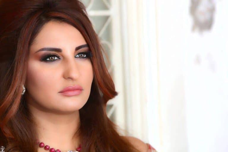 شاهد ماذا فعلت شذى حسون حتى أثارت غضب العراقيين بعدما ظهرت في ساحة الطيران ماذا فعلت شذى حسون في ساحة الطيران watanserb.com