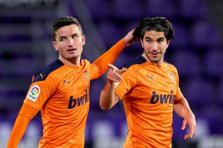 فريق فالنسيا الإسباني watanserb.com