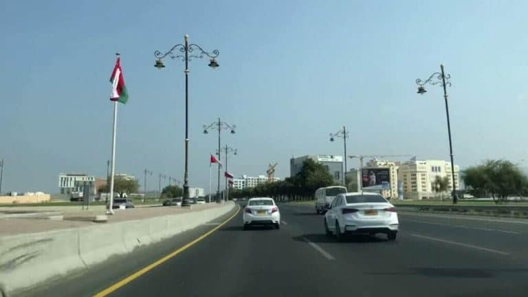 سلطنة عمان تنفي شائعة اعفاء الموظفين من الحضور إلى مقرات العمل watanserb.com