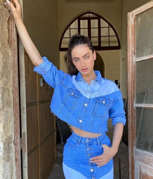 عارضة الأزياء يائيل شلبيا