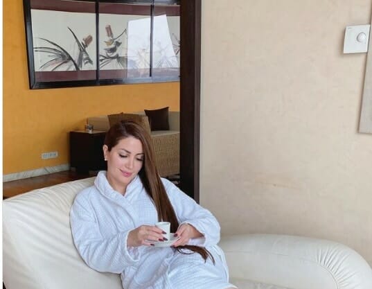 نسرين طافش بروب الإستحمام