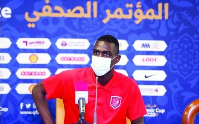 شاهد المعز علي يعتذر لجماهير الاهلي عقب تصريحاته المثيرة التي اغضبت المصريين نجم الدحيل القطري المعز علي watanserb.com