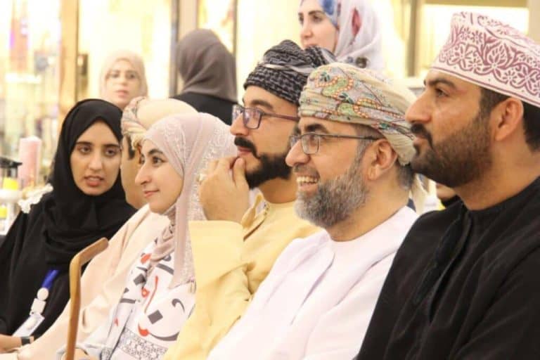 آمنة البلوشي تقترح تشكيل الحكومة الإلكترونية في سلطنة عمان watanserb.com