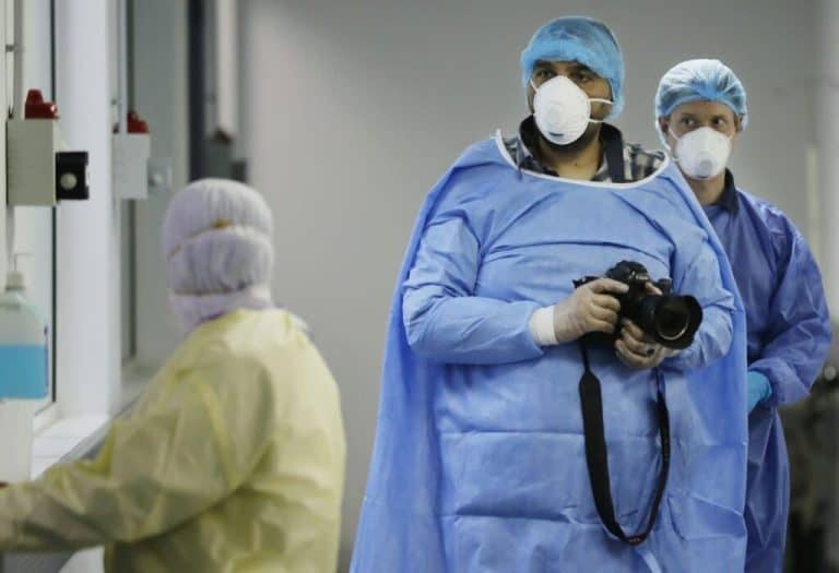 تمثيلية التطعيم في لبنان تثير ضجة واسعة watanserb.com