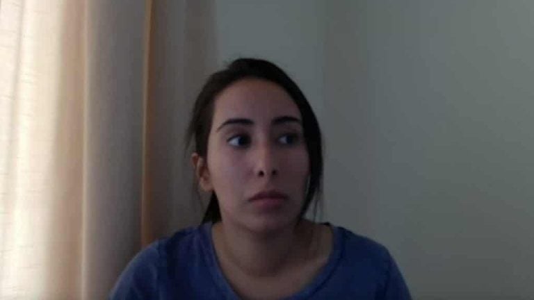 لماذا أمر محمد بن راشد بوضع “شفرات حلاقة” في مكان احتجاز ابنته لطيفة بدبي؟ محمد بن راشد أدخل شفرات حلاقة إلى مكان احتجاز الشيخة لطيفة watanserb.com