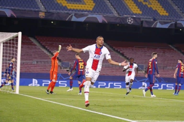 هاتريك مبابي يضع قدما لفريق باريس سان جيرمان في الدور القادم واقصاء برشلونة watanserb.com