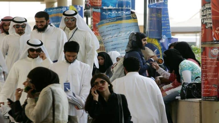 شيخ كويتي يلاحق وافدا مصريا watanserb.com