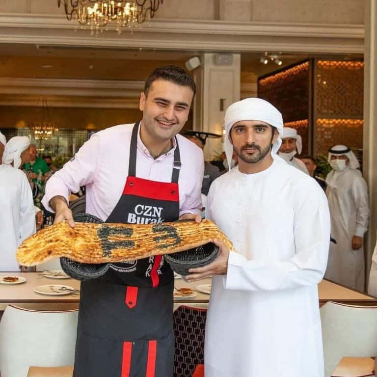 بعد إغلاق مطعمه .. شاهد الشيف التركي بوراك يتعرض لموقف محرج في دبي! الشيف التركي بوراك تعرض لموقف محرج في دبي watanserb.com