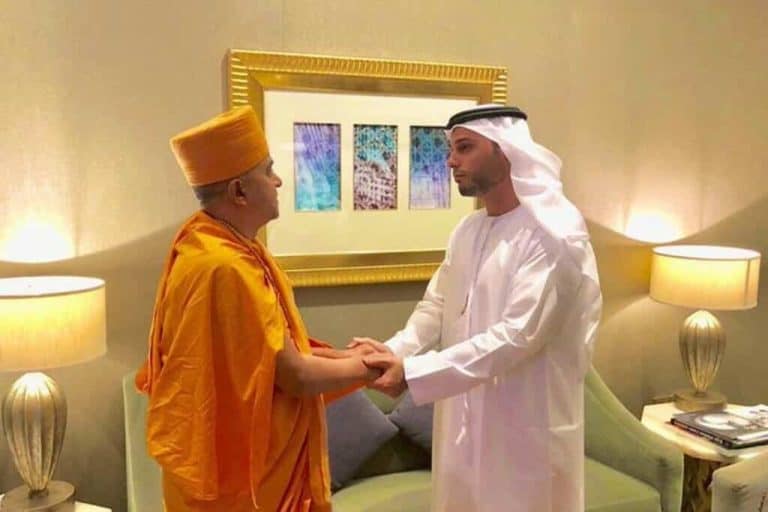 محمد آل خاجة من المعبد الهندوسي للكنيس اليهودي ثم السفارة في قلب إسرائيل! محمد آل خاجة سفير الامارات في إسرائيل watanserb.com