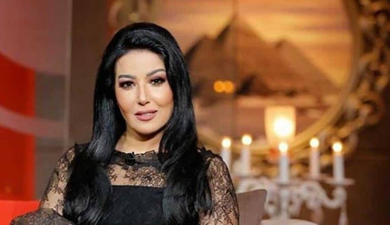 سمية الخشاب تثير الجدل بتحدي البرد وترقص في شوارع دبي سمية الخشاب watanserb.com