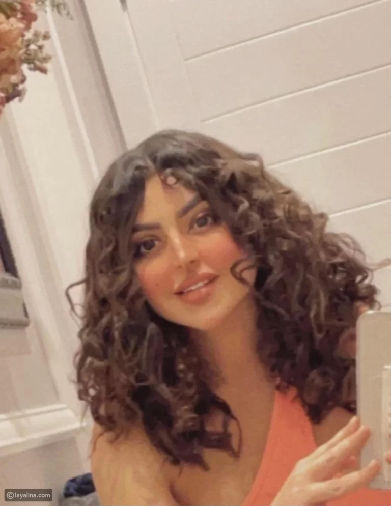 نجلاء عبدالعزيز ترد على الهجوم بعد نشر صورة طفلها بملابس زفاف وتثير الجدل مجددًا نجلاء عبدالعزيز watanserb.com