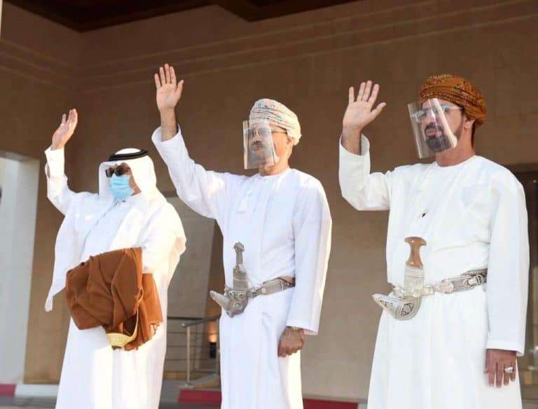 رسالة من أمير الكويت لابن راشد ومشاورات بين عمان والسعودية watanserb.com