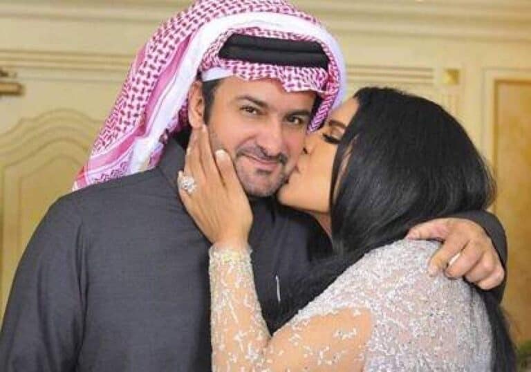 أحلام تقبل زوجها مبارك الهاجري watanserb.com