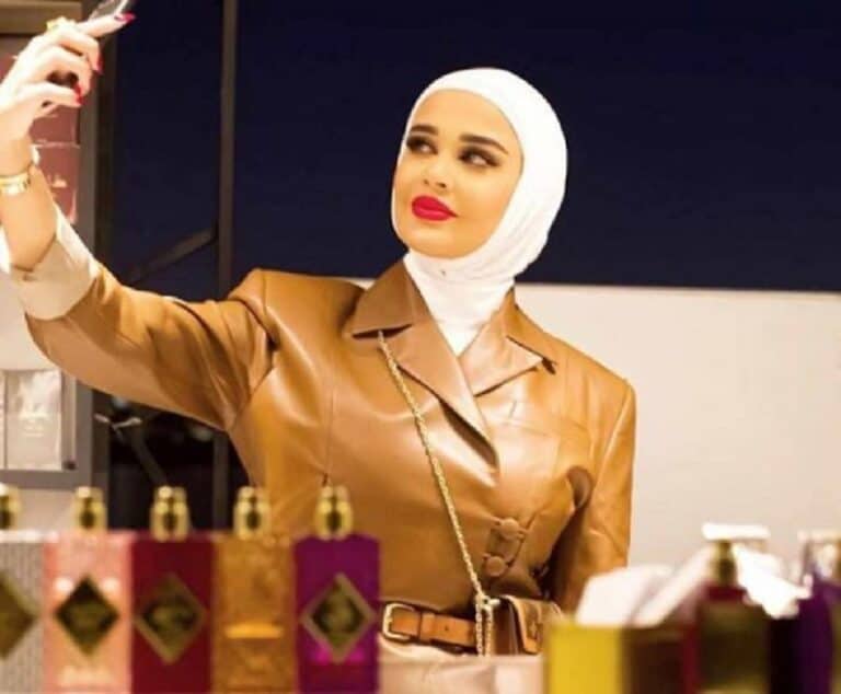 الفاشنيستا الكويتية مريم رضا حاول والدها تهريب ذهبها لدبي watanserb.com