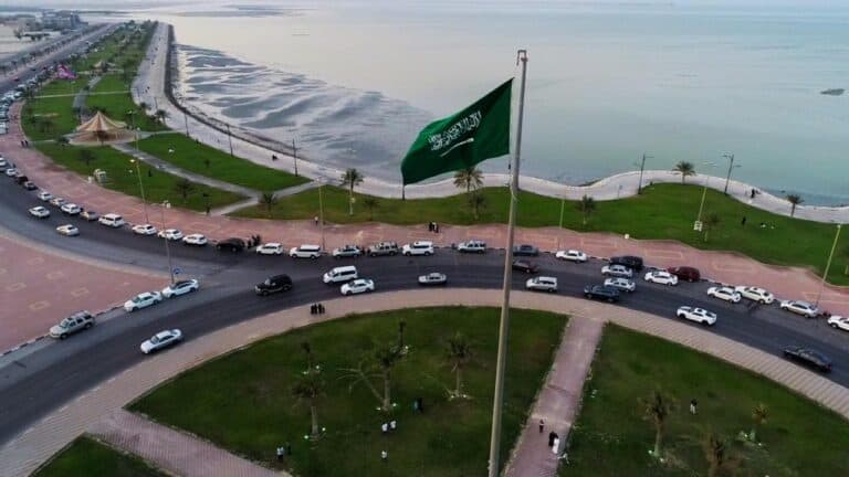 الحكومة السعودية تقرر تهجير أكثر من 521 عائلة في القطيف لانتقادهم نظام آل سعود الحكومة السعودية تقرر تهجير عائلات في القطيف watanserb.com