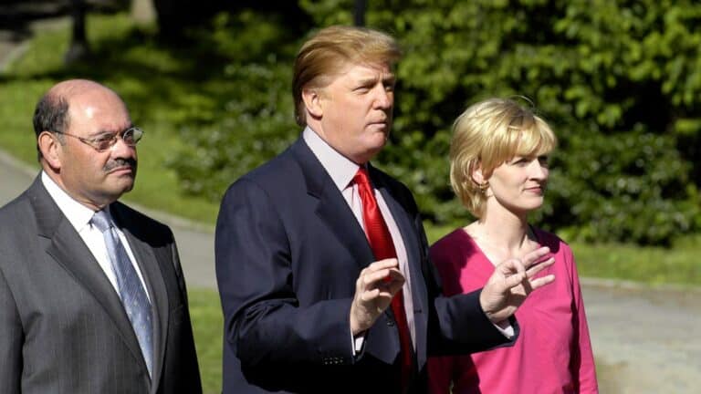 ترامب متهم بالتحرش بابنة زوجة محاسبه في عزاء والدة الاخير watanserb.com