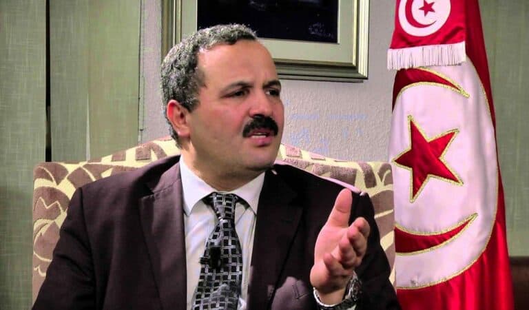 عبد اللطيف المكي يدعو لاعادة لقاحات الامارات watanserb.com