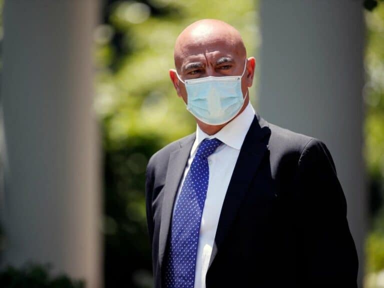 إقالة العالم المغربي منصف السلاوي من مجلس إدارة شركة جلاكسو سميث كلاين watanserb.com