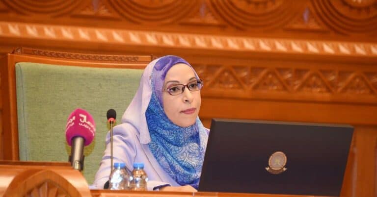 وزيرة التربية والتعليم في سلطنة عمان مديحة الشيبانية watanserb.com